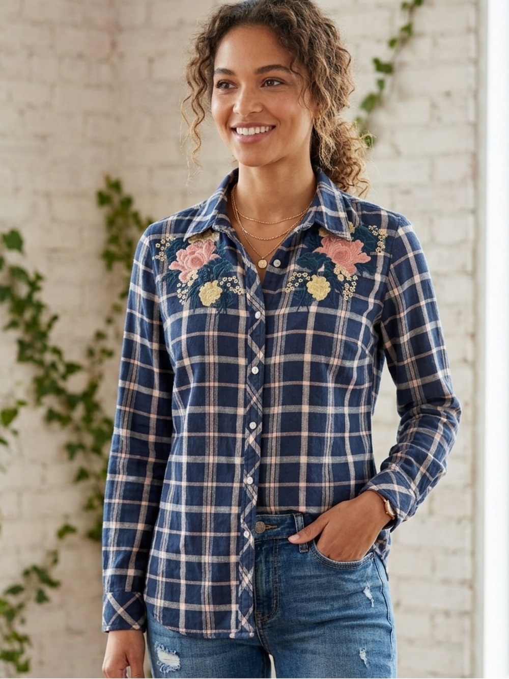 Grace in LA Plaid Button Down Shirt Boho Floral Embroidered Western Flannel M